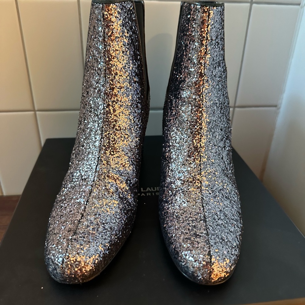 Brand new Saint Laurent Glitter Chelsea Boots, never worn! - Picture 11 of 12